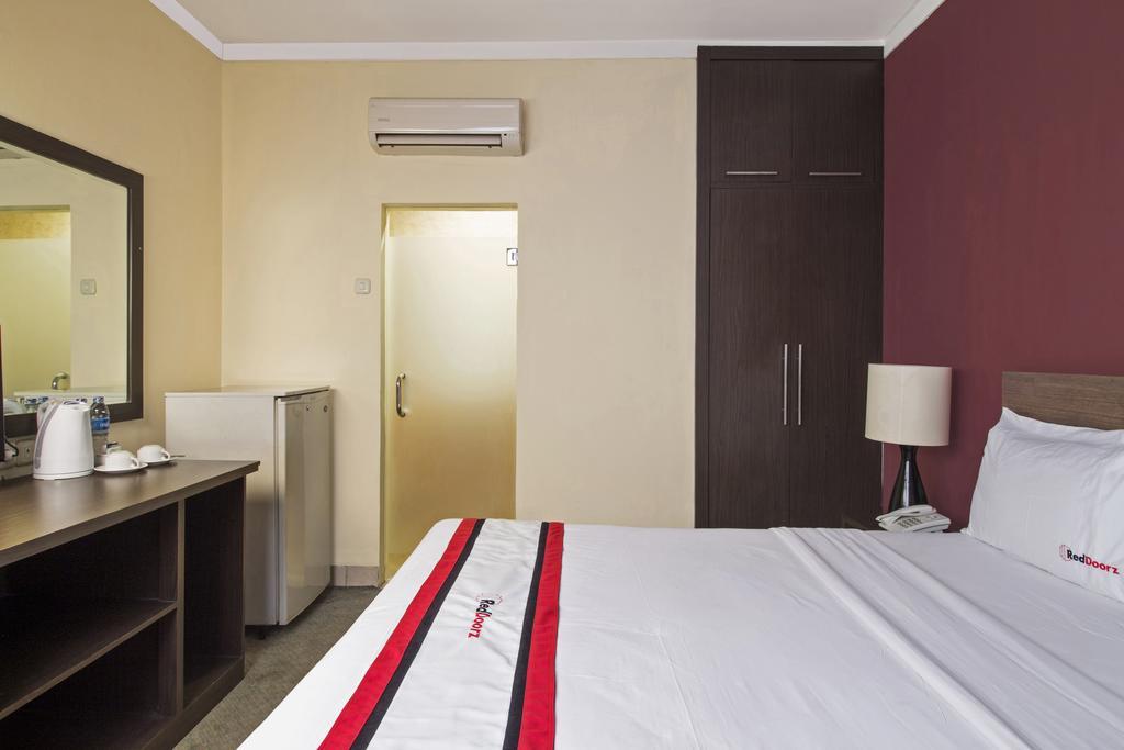 Reddoorz Premium @ Thamrin Kebon Sirih Hotell Jakarta Exteriör bild