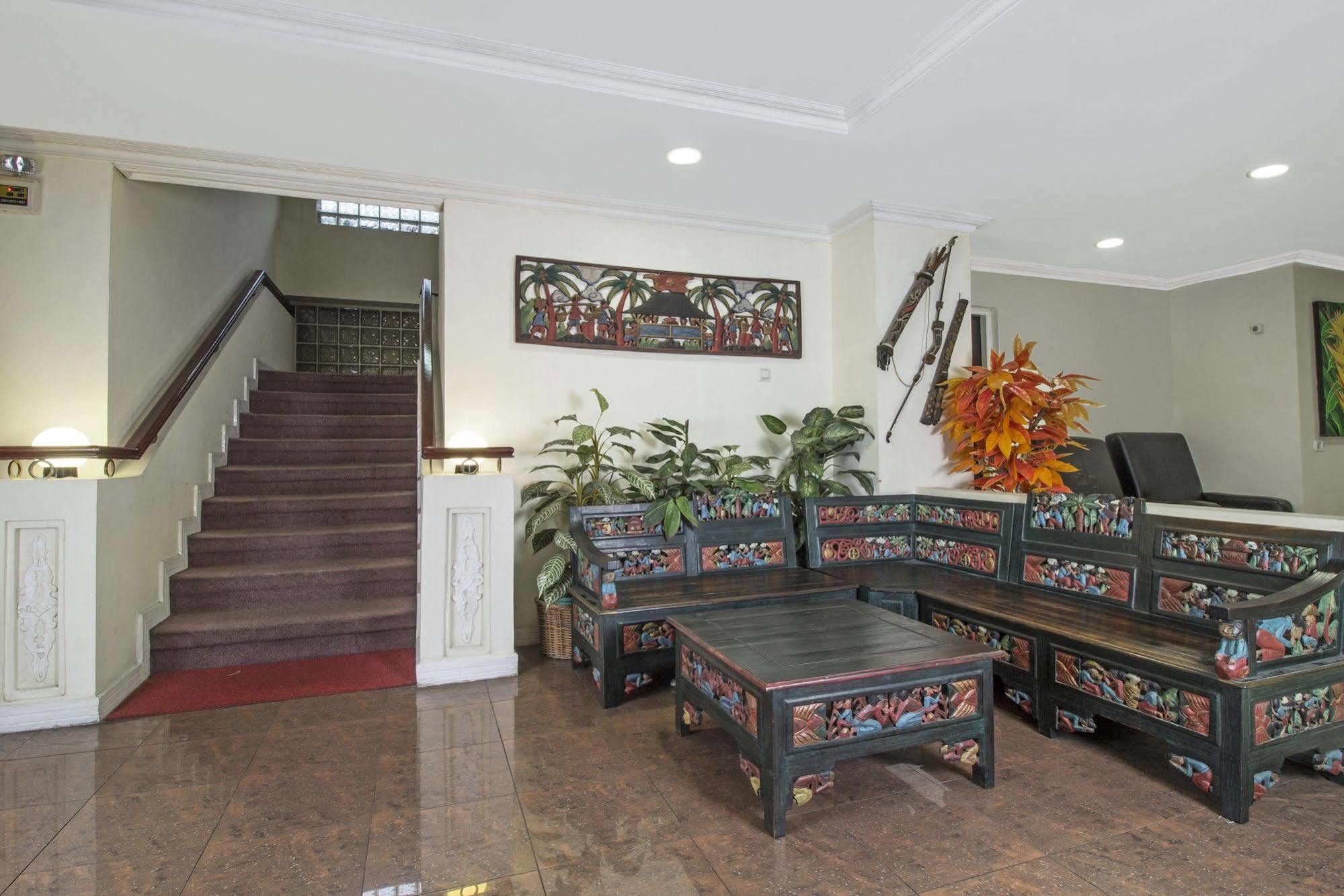 Reddoorz Premium @ Thamrin Kebon Sirih Hotell Jakarta Exteriör bild