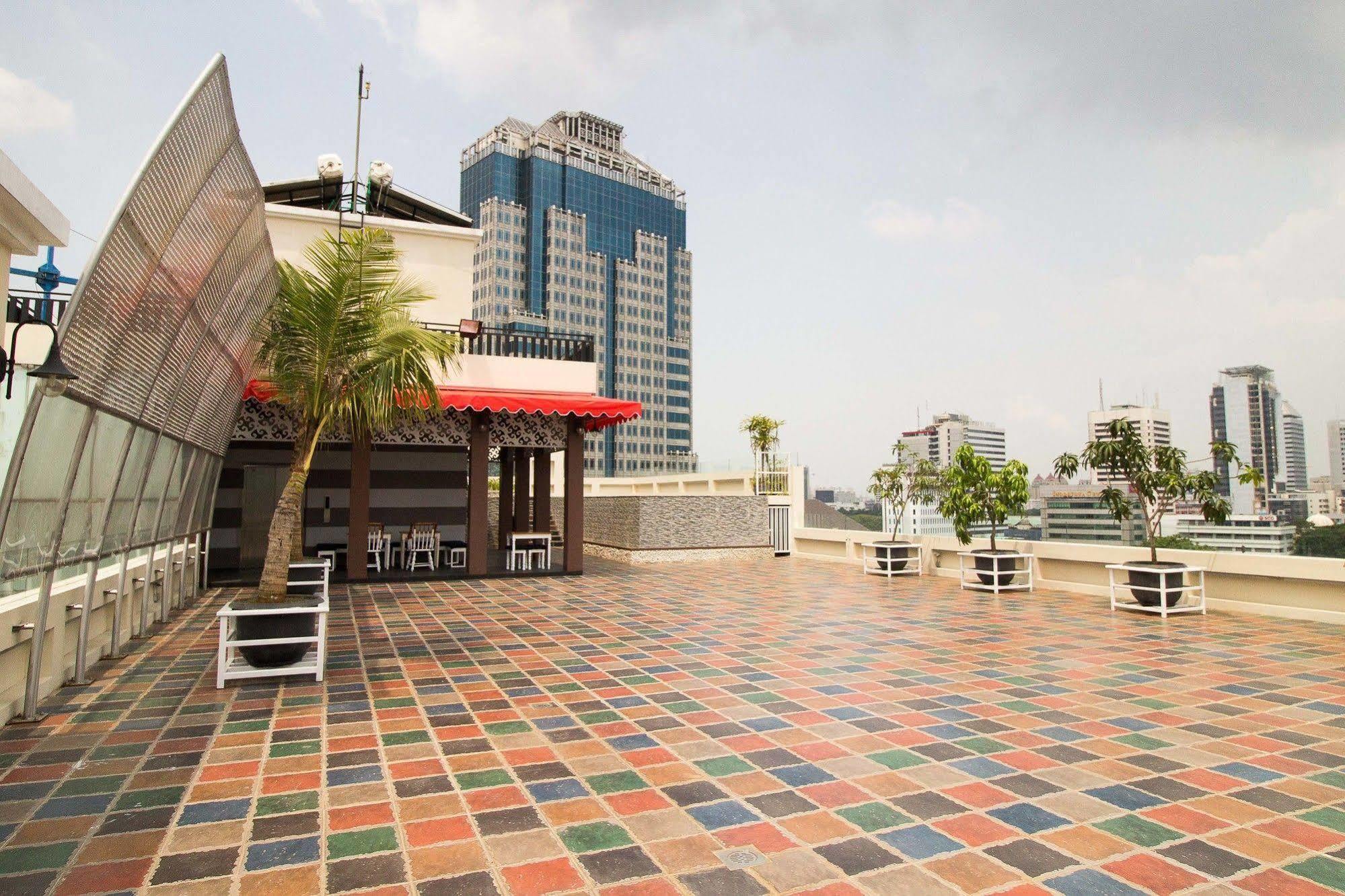 Reddoorz Premium @ Thamrin Kebon Sirih Hotell Jakarta Exteriör bild