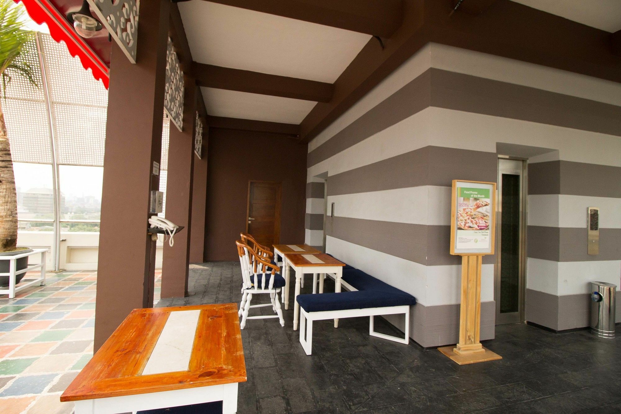 Reddoorz Premium @ Thamrin Kebon Sirih Hotell Jakarta Exteriör bild